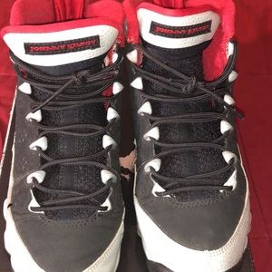 Air jordan 9 “kilroy” size 4.5y